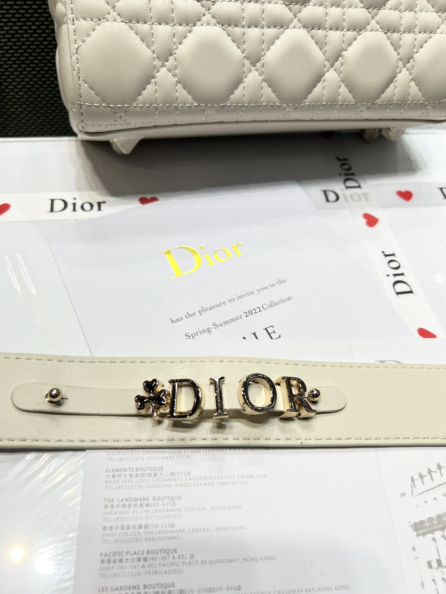 Man kicks Dior bag packed in a box belonging to girlfriend down the  staircase at HK airport  Dimsum Daily