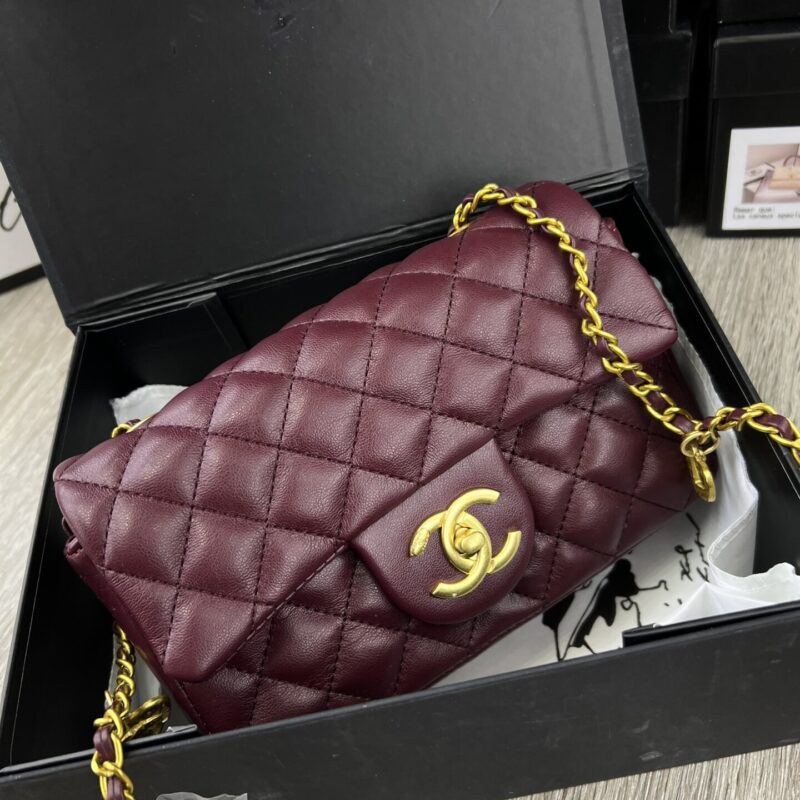 Túi Chanel Mini Flap Bag With Heart Cc Charm Phụ Kiện Mạ Vàng