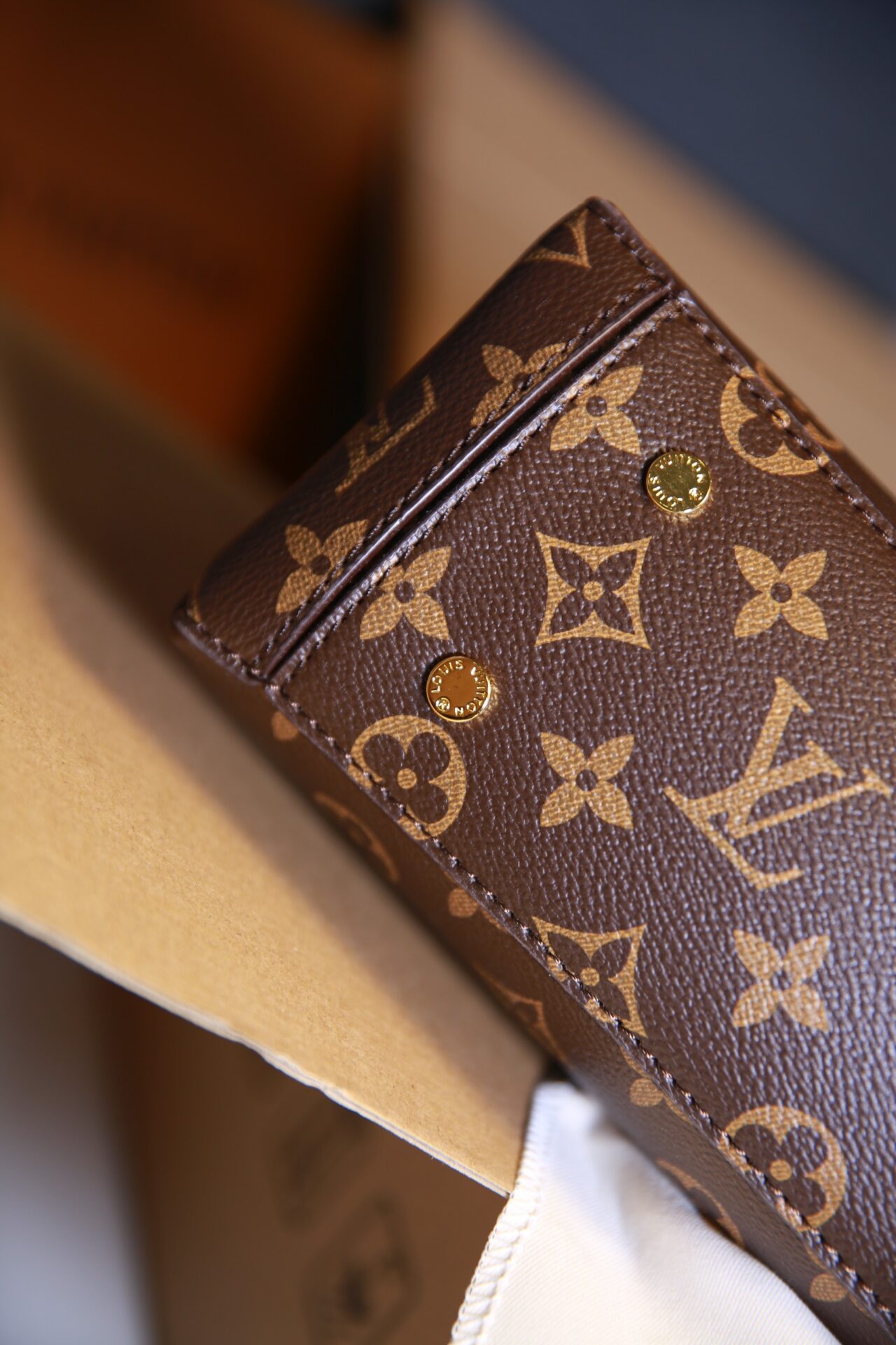 Louis Vuitton's hot stamping service or impress your initials -  CUSTOMarketing
