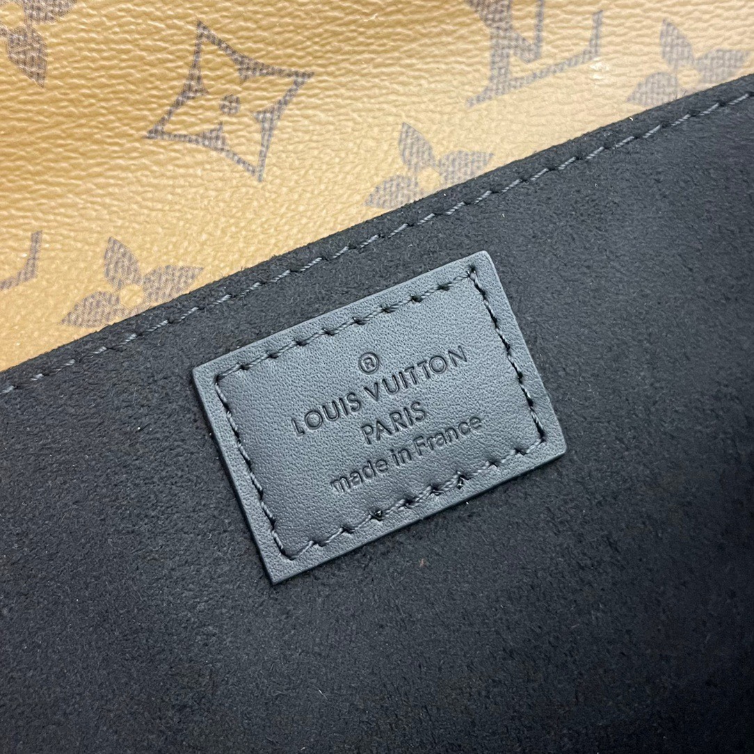 Louis Vuitton Cross body bag  LAMPOO
