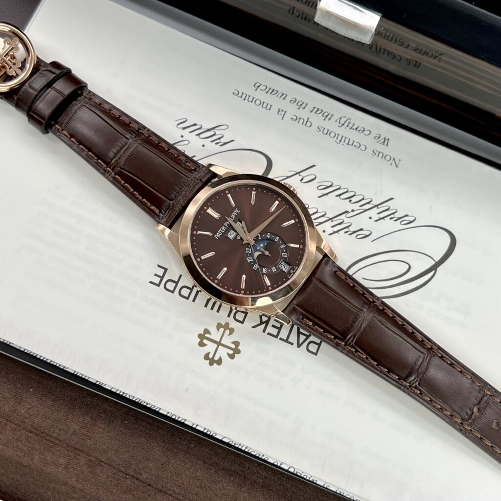 ĐỒNG HỒ PATEK PHILIPPE COMPLICATIONS 5396R MẶT SỐ NÂU REP 1:1 38.5MM