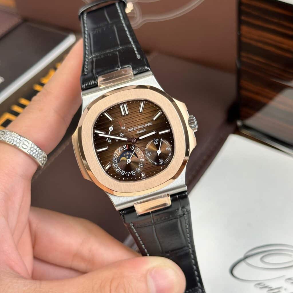 ĐỒNG HỒ NAM PATEK PHILIPPE NAUTILUS 5712R MẶT SỐ NÂU REP 1:1 GR FACTORY