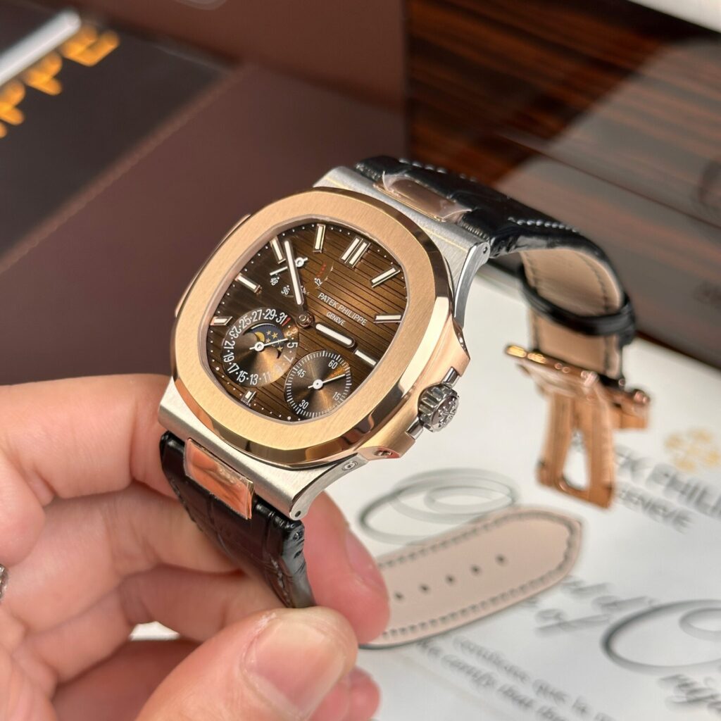 ĐỒNG HỒ NAM PATEK PHILIPPE NAUTILUS 5712R MẶT SỐ NÂU REP 1:1 GR FACTORY