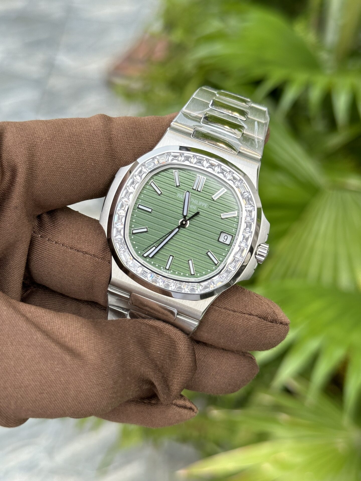 Patek Philippe Nautilus Diamond Green Dial Men's Watch 5711/1300A