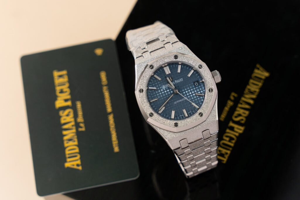 ĐỒNG HỒ AUDEMARS PIGUET ROYAL OAK FROSTED GOLD 15454BC MẶT XANH BLUE REPLICA 1:1 37MM