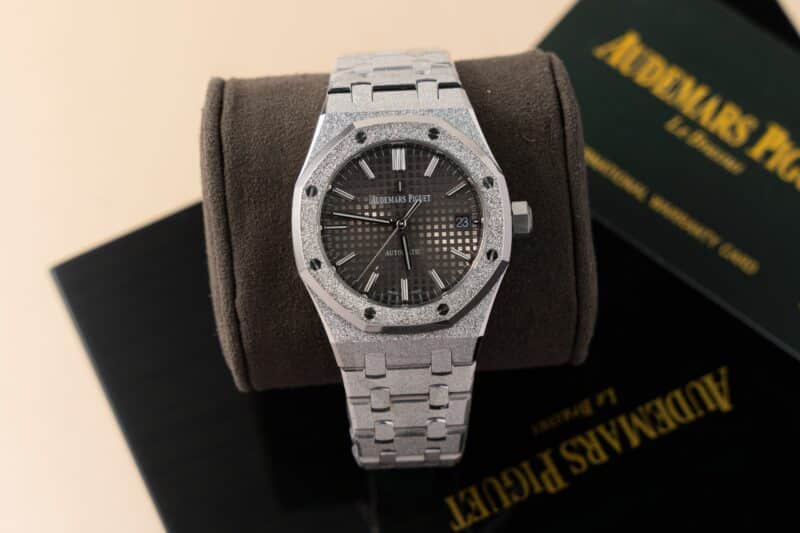 ĐỒNG HỒ AUDEMARS PIGUET ROYAL OAK FROSTED GOLD 15454BC MẶT XÁM REP 1:1 37MM