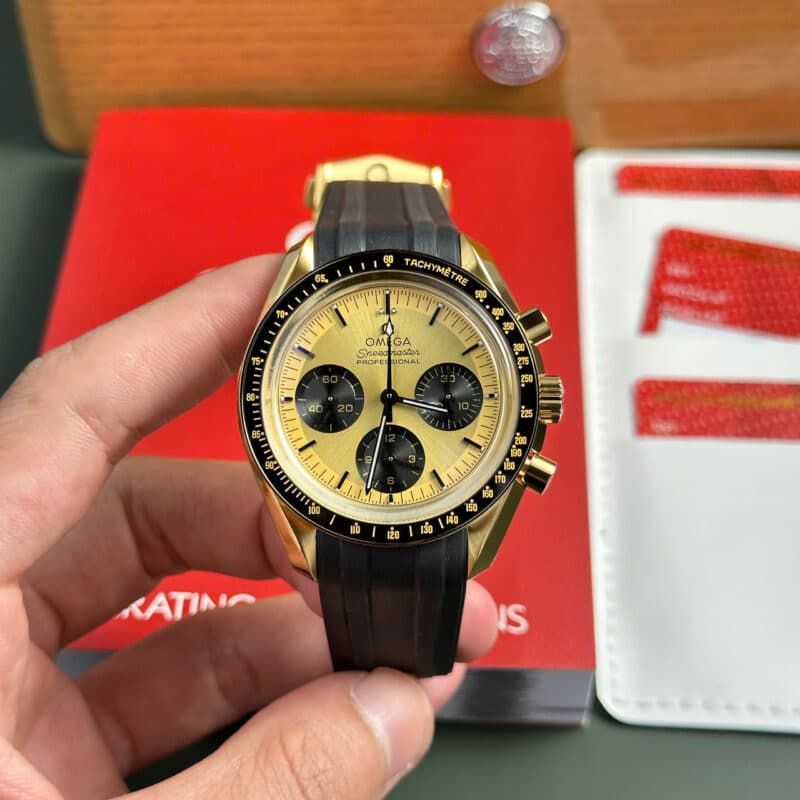 ĐỒNG HỒ OMEGA SPEEDMASTER MOONWATCH CHRONOGRAPH MẶT SỐ VÀNG REPLICA 42MM